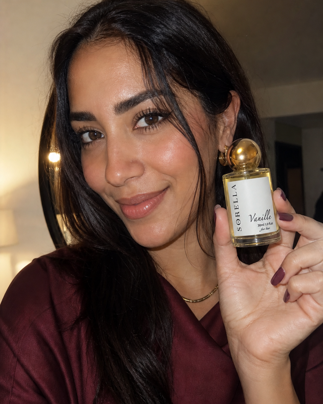 Vanille Sorella moments — A close-up getting-ready moment for when the scent is part of the whole look.