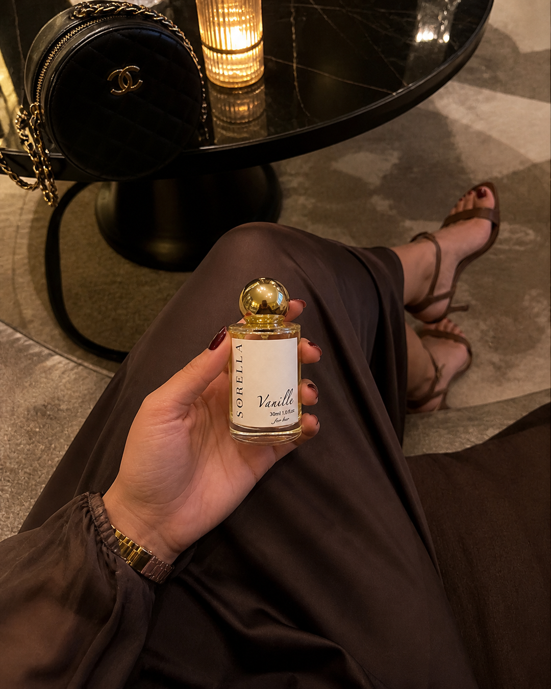 Vanille Sorella moments — The finishing touch to a date-night outfit, just before heading out.